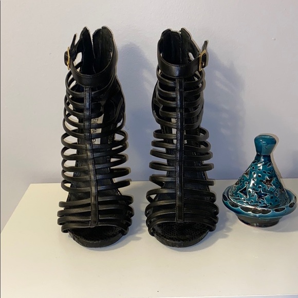 Steve Madden strap shoes - Picture 2 of 3
